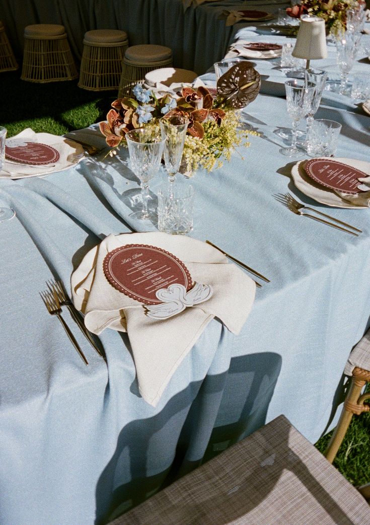 Heritage Table Cloth - Dove